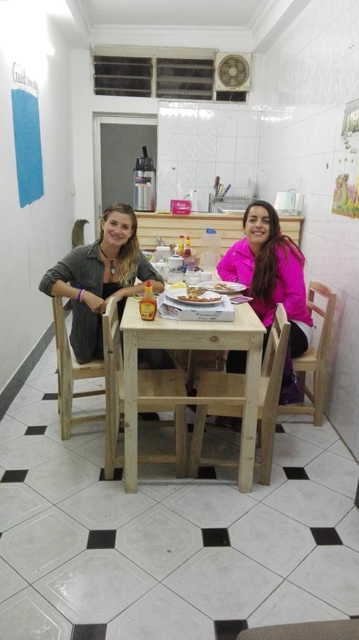 Daisy Hostel Ханой Екстериор снимка