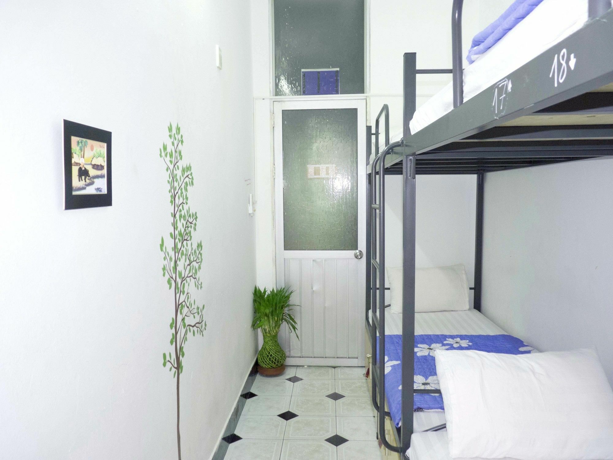 Daisy Hostel Ханой Екстериор снимка