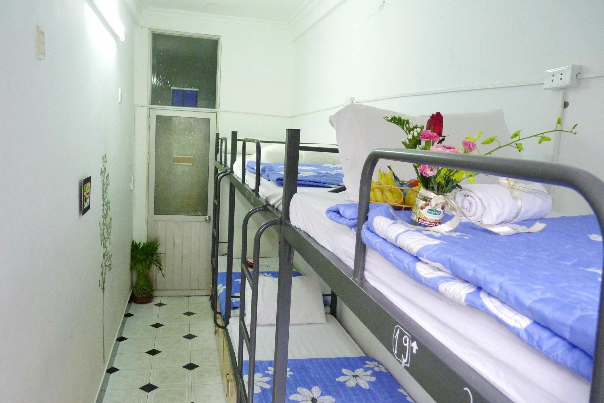 Daisy Hostel Ханой Екстериор снимка