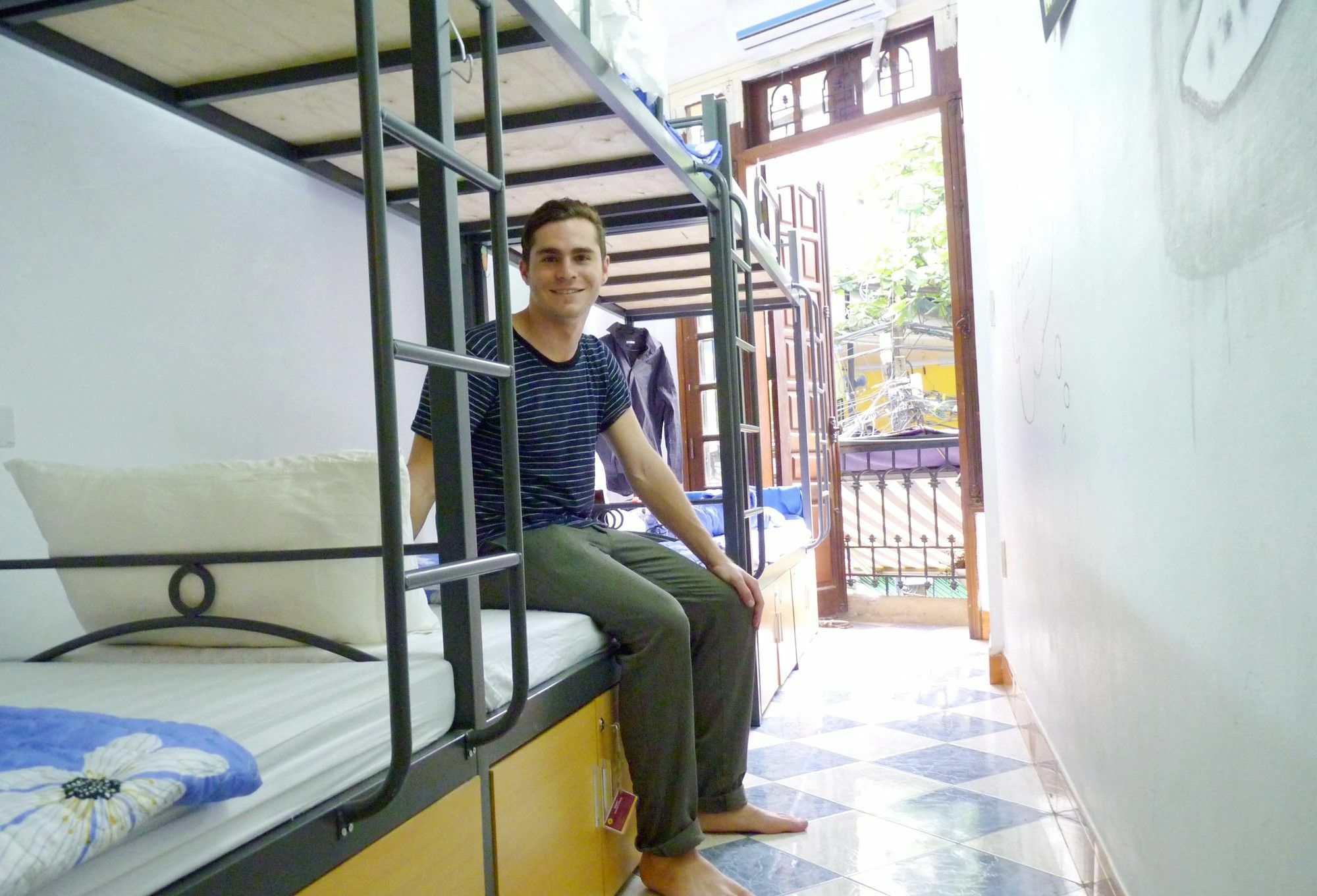 Daisy Hostel Ханой Екстериор снимка
