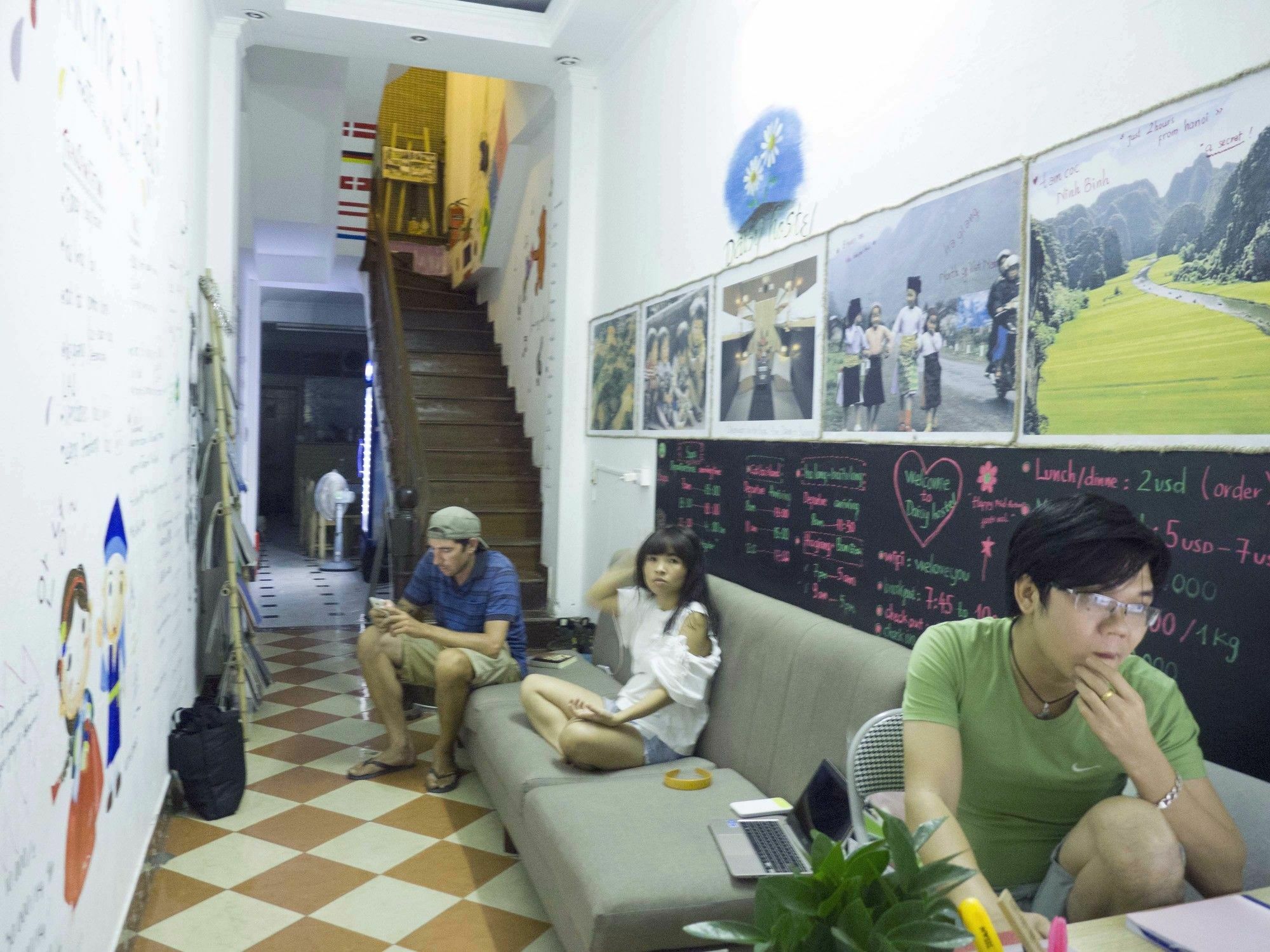 Daisy Hostel Ханой Екстериор снимка