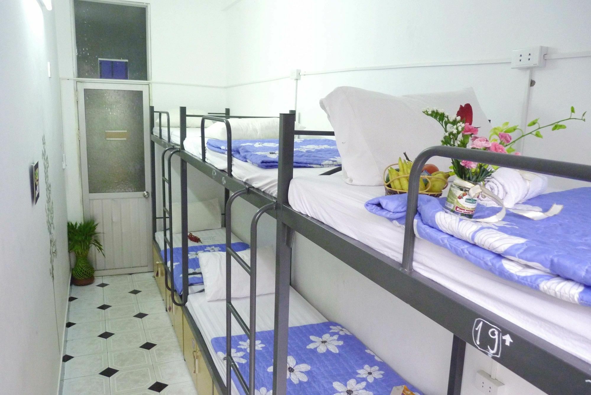 Daisy Hostel Ханой Екстериор снимка