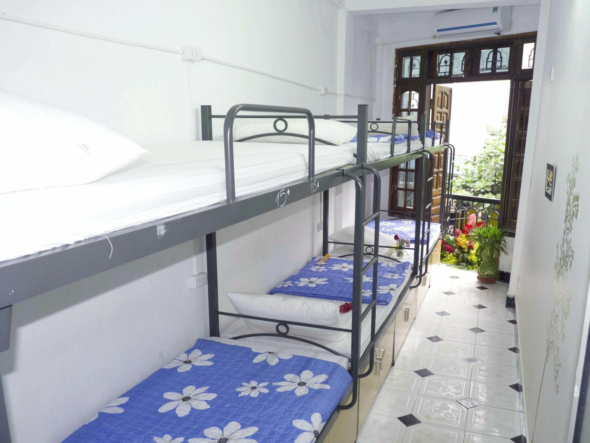 Daisy Hostel Ханой Екстериор снимка